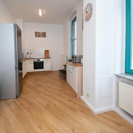 Room&Go: Zentral - Terrasse - Weber Grill Halle  Extérieur photo