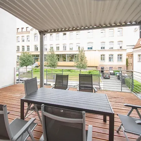 Room&Go: Zentral - Terrasse - Weber Grill Halle  Extérieur photo